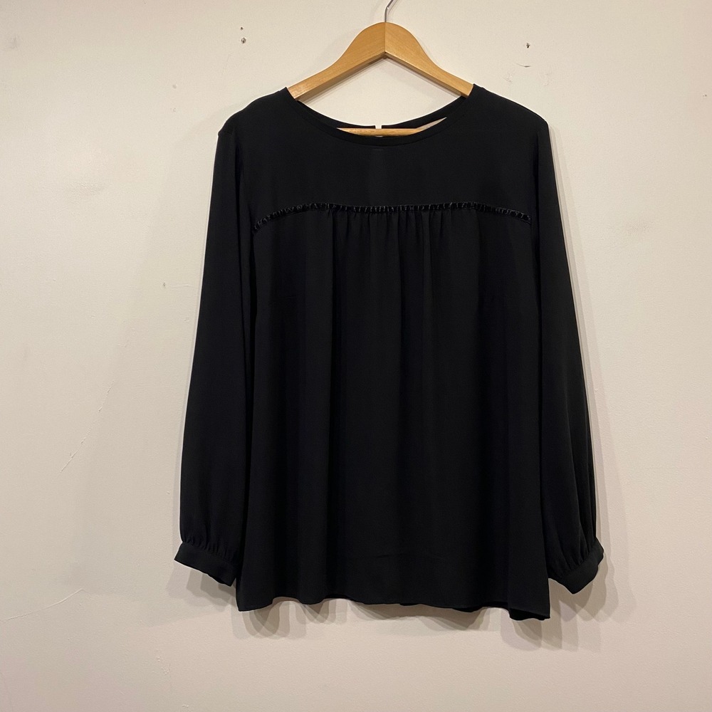 Loft Plus Women 16 Black Long Sleeve Velvet Trim Pleated Blouse Keyhole Back